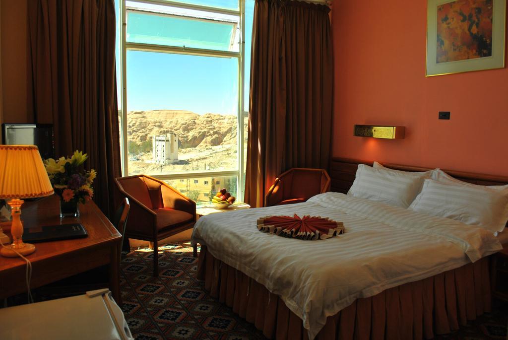 Candles Hotel Wadi Musa Dış mekan fotoğraf